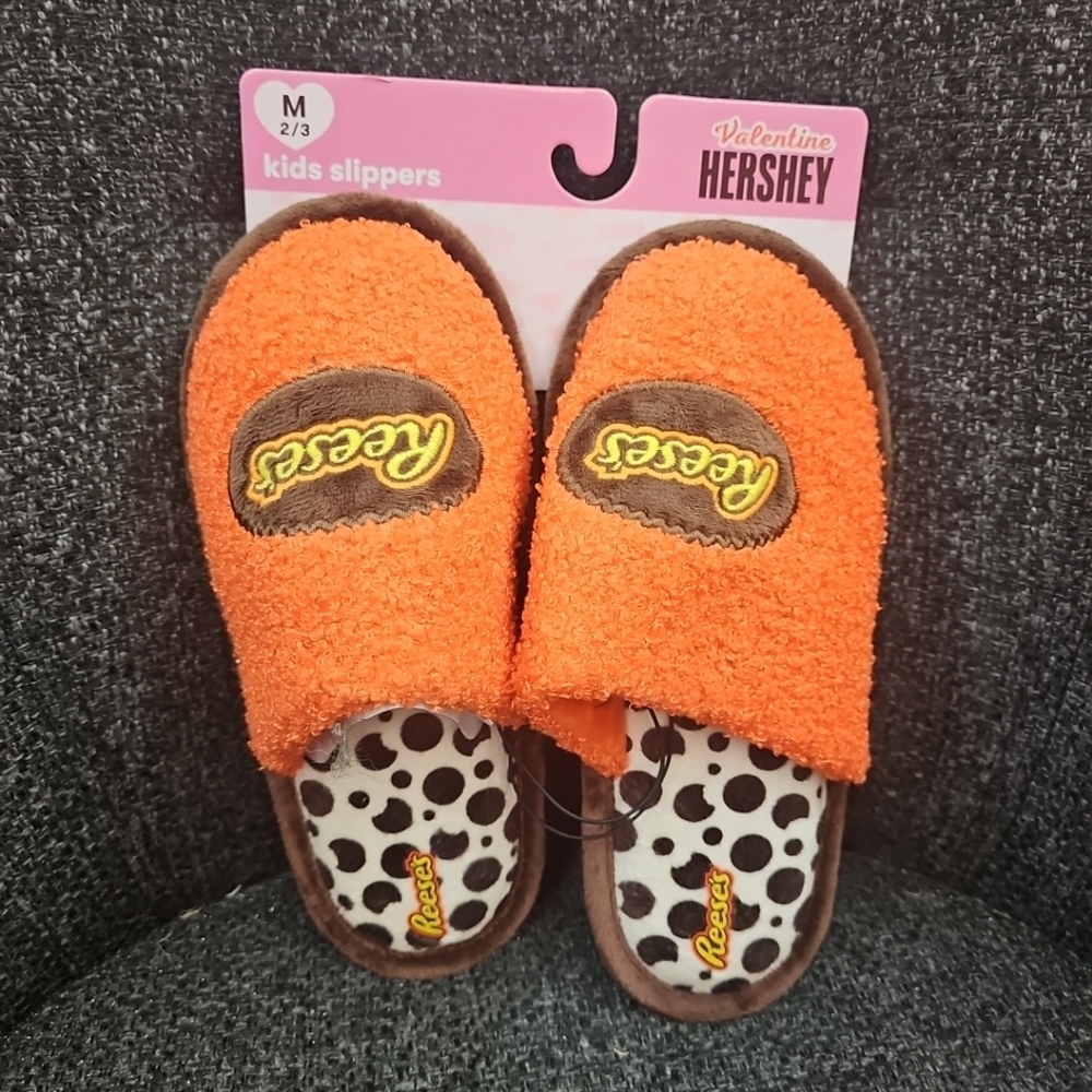 NWT Reese's Peanut Butter Kid Sz Medium (2/3) Cup Slip-On Sherpa House Slippers